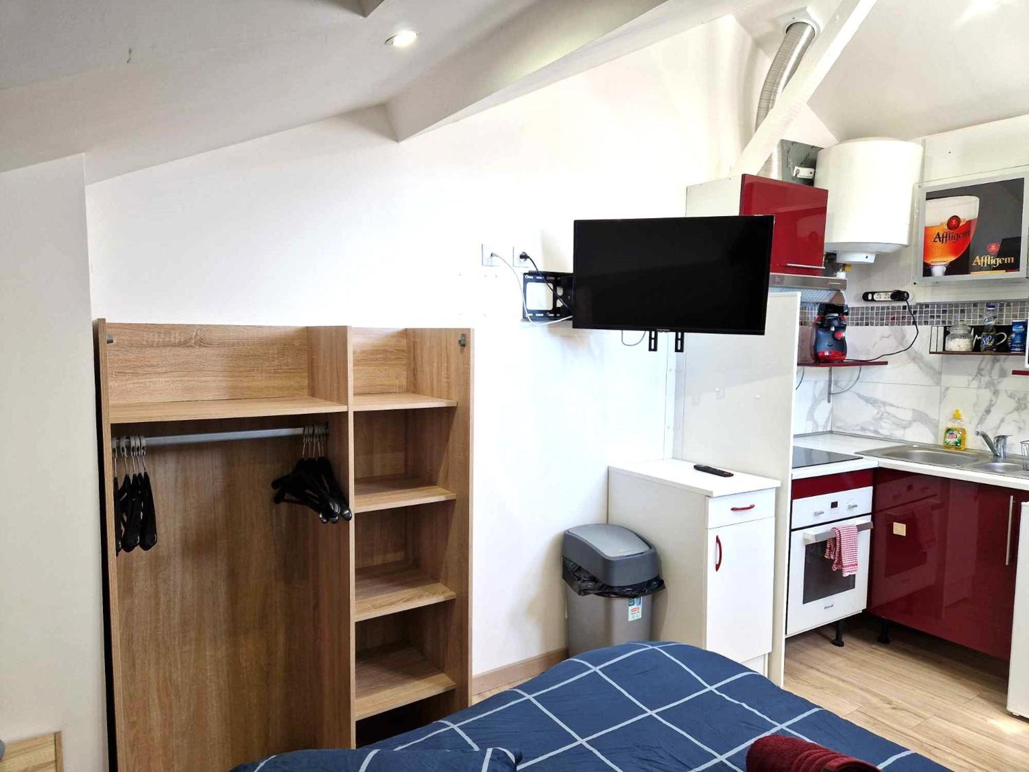 08 - Tres Joli Studio Tout Equipe Avec Parking Privatif Gratuit, Grand Fourgon Possible, Tout Le Linge De Maison Est Fourni Razac-sur-lʼIsle Eksteriør bilde