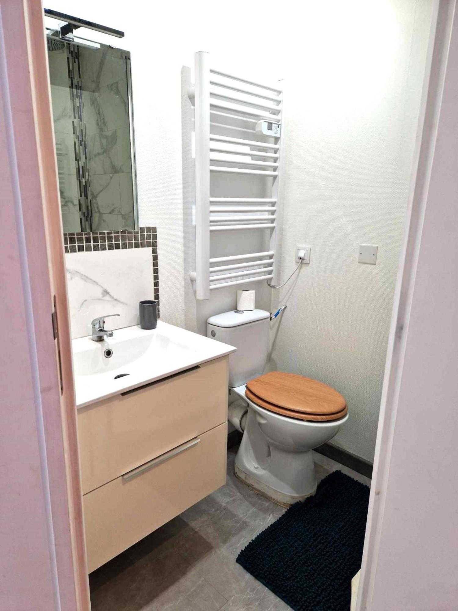 08 - Tres Joli Studio Tout Equipe Avec Parking Privatif Gratuit, Grand Fourgon Possible, Tout Le Linge De Maison Est Fourni Razac-sur-lʼIsle Eksteriør bilde